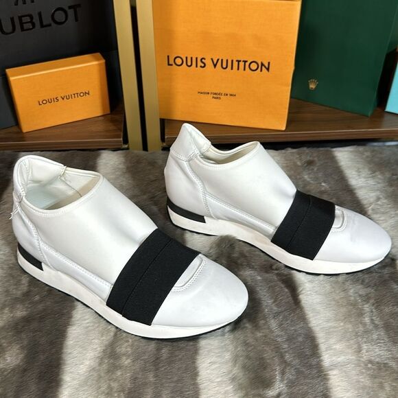 Unworn slip on sneakers - Picture 2 of 6